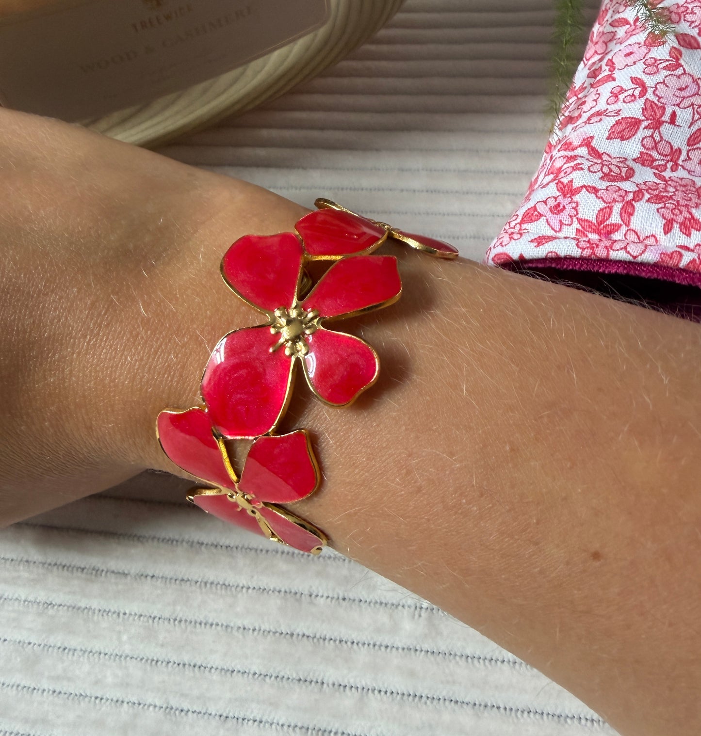 Bracelet Fleur rouge en acier inoxydable