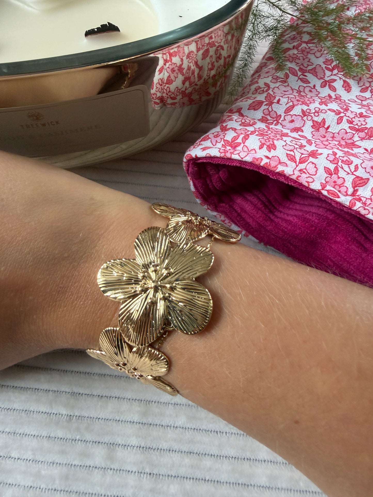 Bracelet Fleur Dorée en Acier Inoxydable