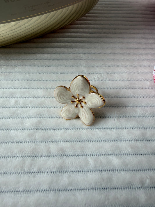 Bague Fleur Blanche en Acier Inoxydable